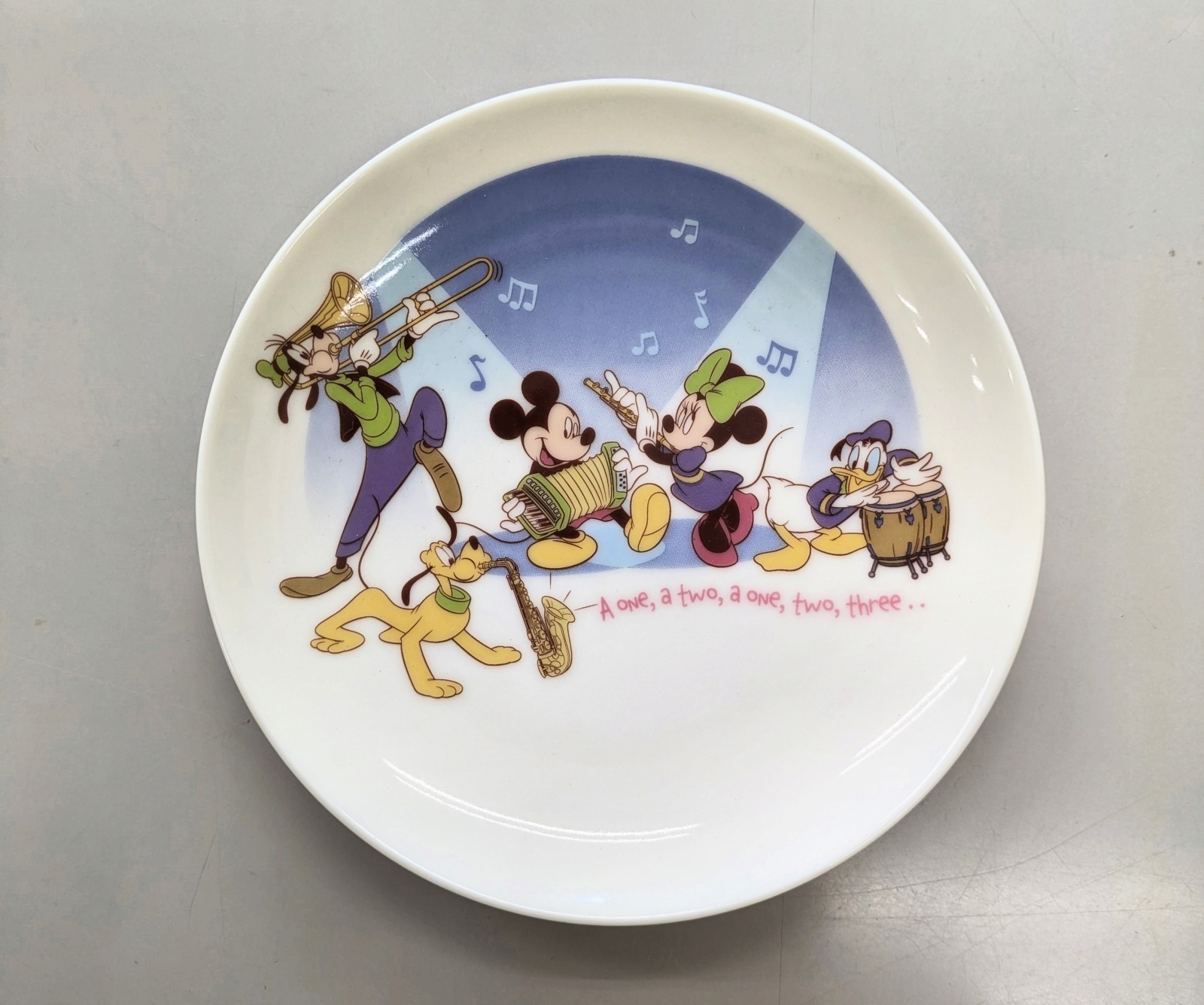 ディズニーケーキ皿（限定１７セット）